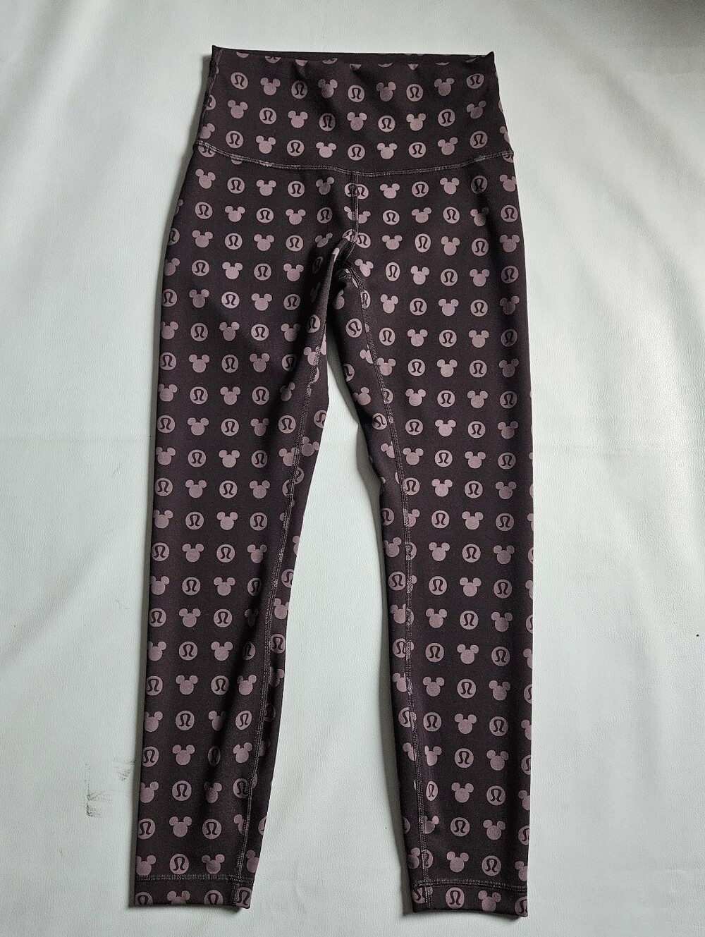 Disney x Lululemon *Wunder Train High-Rise Tight 25" Disney Classic Black - Picture 2 of 10